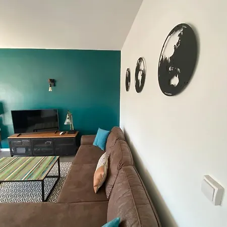 T2 Completely Renovated In A Quiet Area Close To Center Appartement *