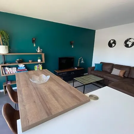 T2 Completely Renovated In A Quiet Area Close To Center *