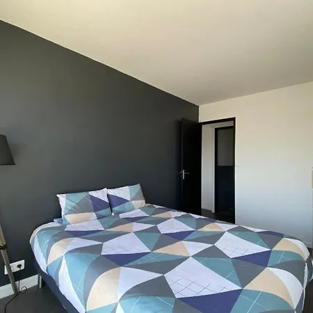 Apartamento T2 Completely Renovated In A Quiet Area Close To Center Tours