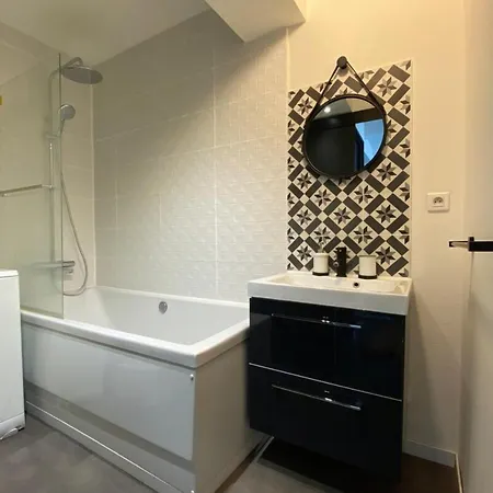 Apartman T2 Completely Renovated In A Quiet Area Close To Center
