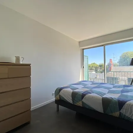 Apartamento T2 Completely Renovated In A Quiet Area Close To Center